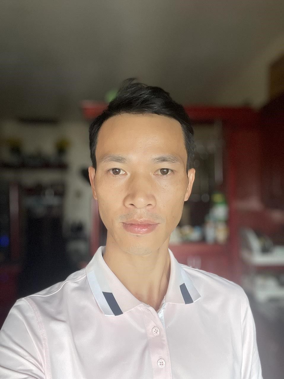 PHÍ CÔNG HOÀNG